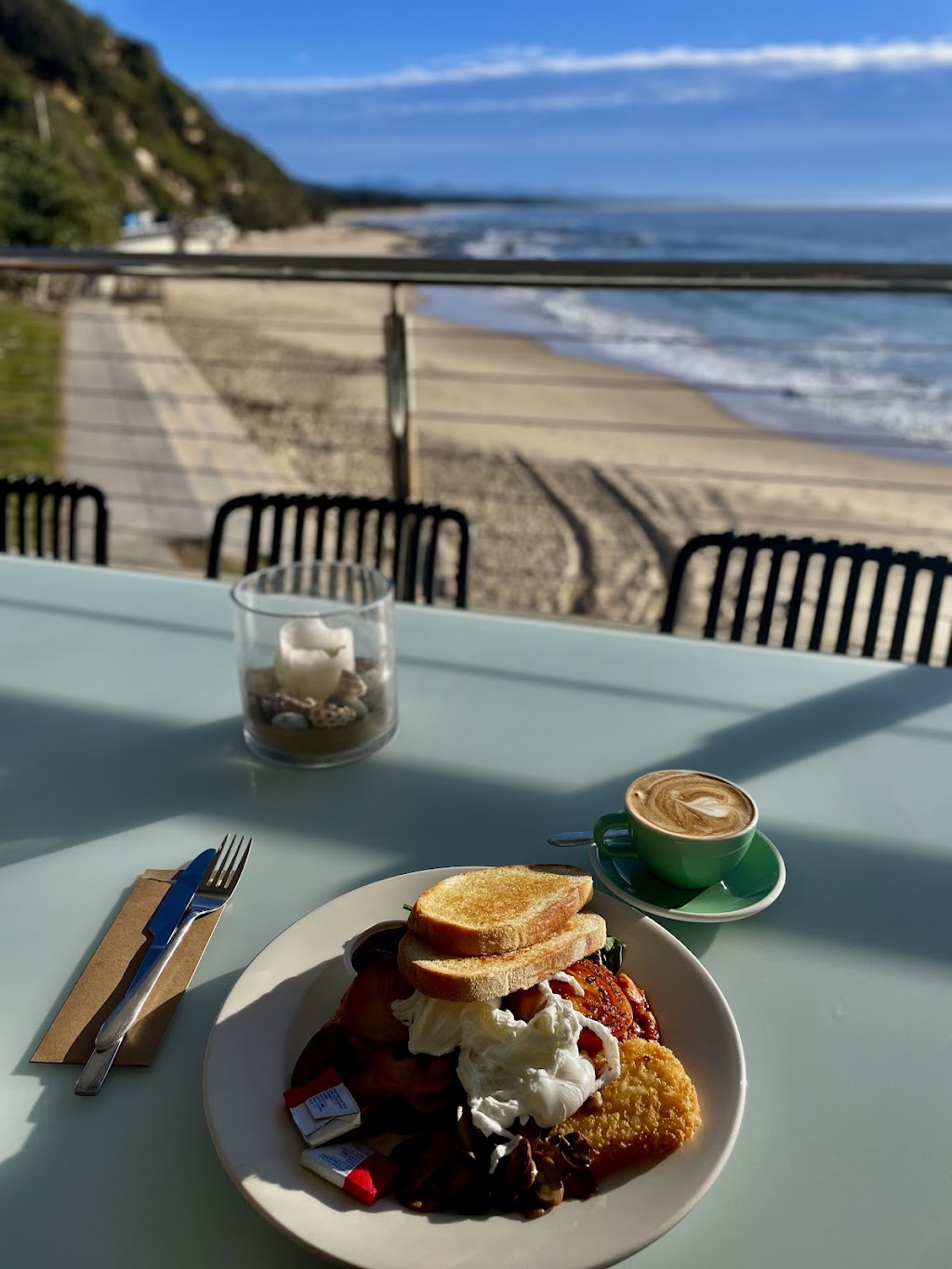 The Alofa Sands Surf Club Cafe | 2 Headland Dr, Nambucca Heads NSW 2448, Australia | Phone: 0474 785 041