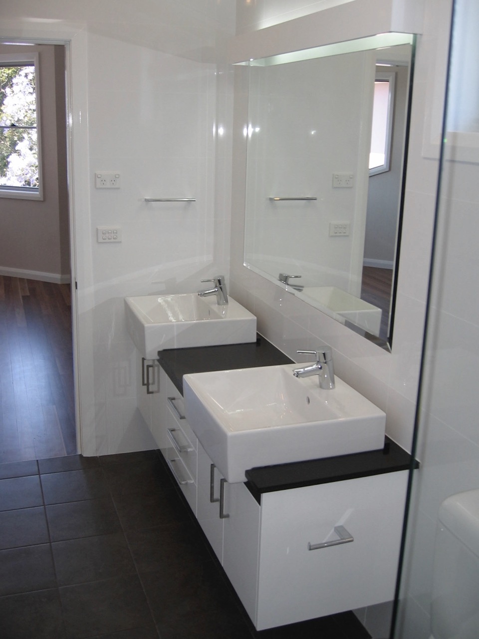 InVogue Bathrooms | 6 Craigton Pl, Glenhaven NSW 2156, Australia | Phone: 0411 180 200