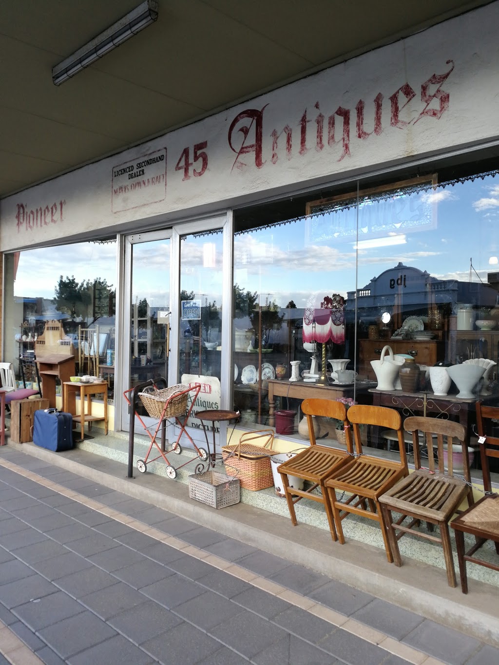 Kraft Mavis Pioneer Antiques | home goods store | 45 Murray St, Tanunda SA 5352, Australia | 0885632699 OR +61 8 8563 2699