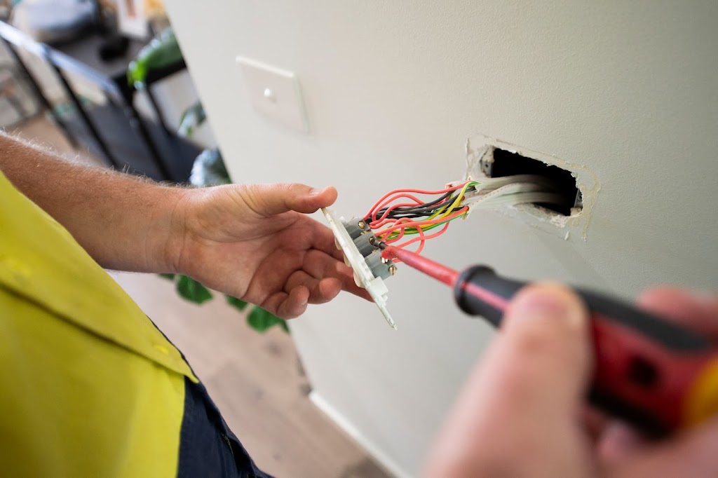 Currie Electrical | 57 Grant Dr, Benalla VIC 3672, Australia | Phone: 0408 572 766