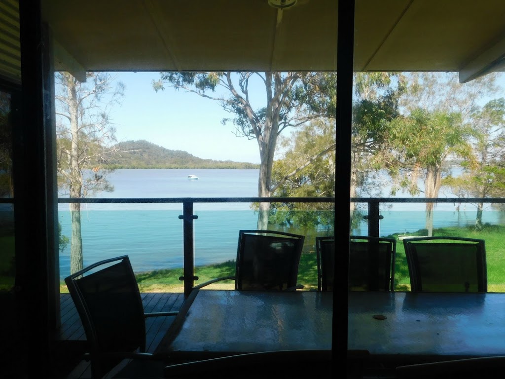 Water Front Water Access Holiday Home | lodging | 25 Emerson St, Russell Island QLD 4184, Australia | 0734091100 OR +61 7 3409 1100