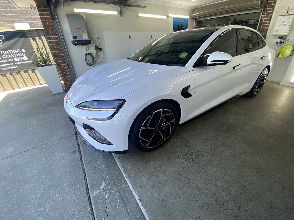 R&R Window Tinting and Ceramic Coating | 34 Colenso Cct, Edmondson Park NSW 2174, Australia | Phone: 0425 272 695