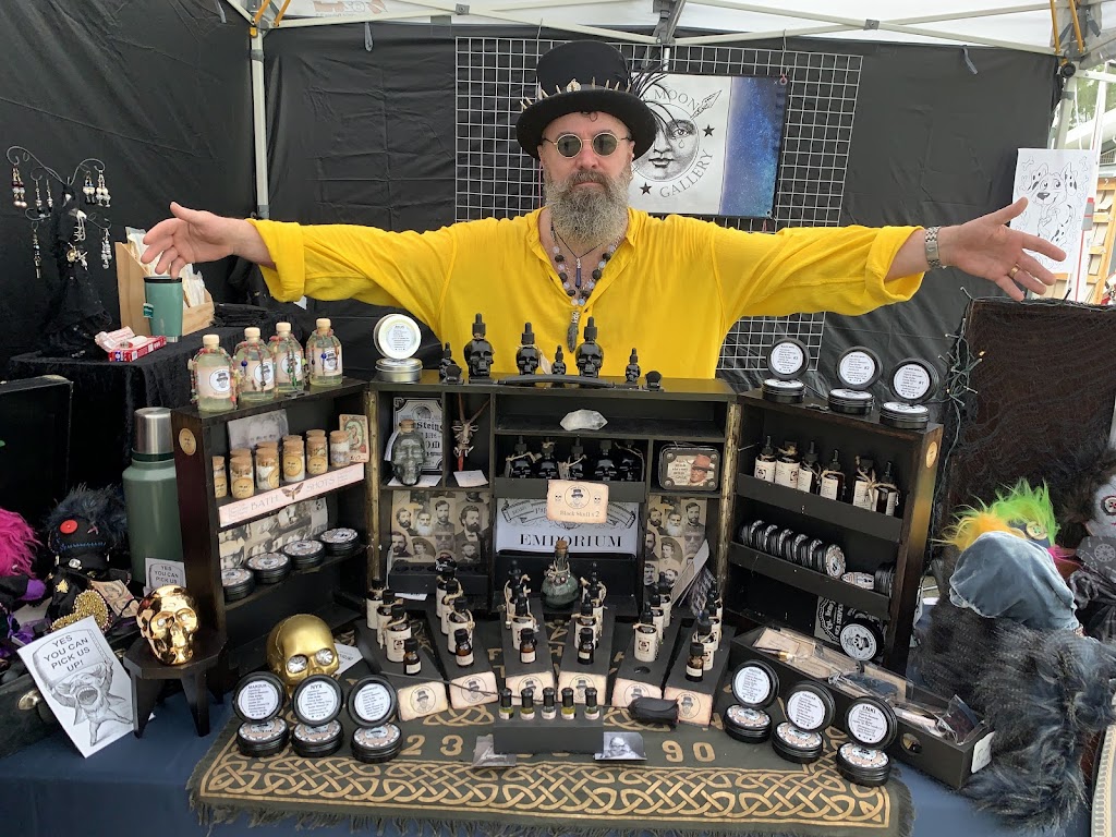 Shoot the Moon Gallery | 2723 Moggill Rd, Pinjarra Hills QLD 4069, Australia | Phone: 0481 265 619