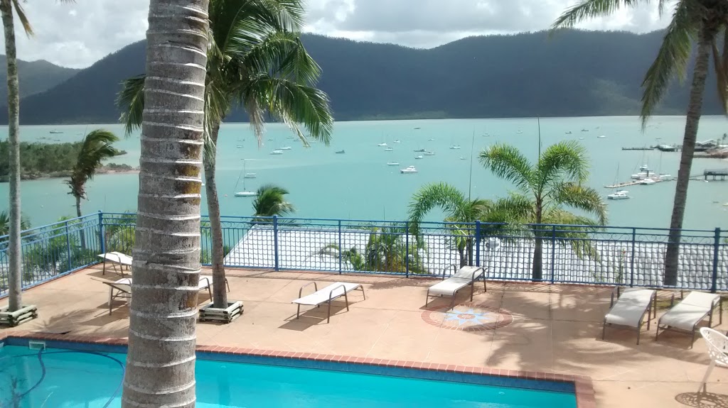 Coral Point Lodge | 54 Harbour Ave, Shute Harbour QLD 4802, Australia | Phone: (07) 4946 9500