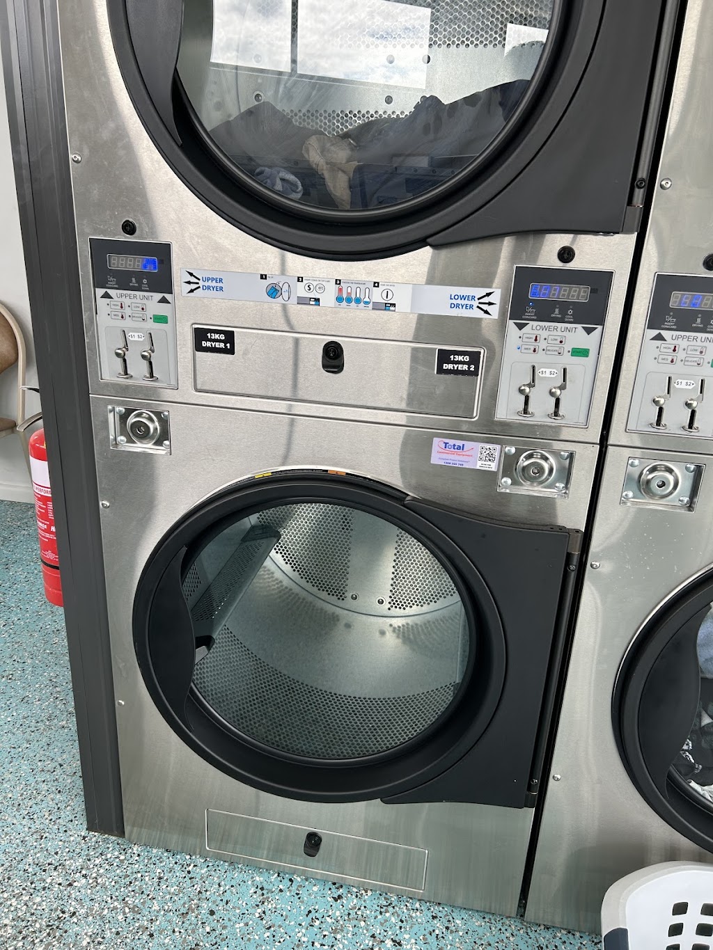 Washworx Laundromat Cobram | 5 Cobram-Koonoomoo Rd, Cobram VIC 3644, Australia | Phone: 0413 573 895