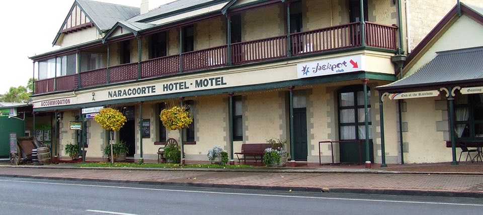 Naracoorte Hotel/Motel | store | 73 Ormerod St, Naracoorte SA 5271, Australia | 0887622400 OR +61 8 8762 2400