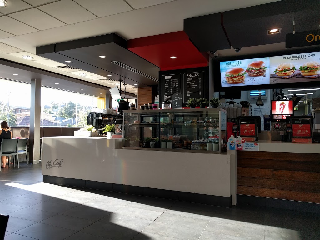 McDonalds Oak Park | meal takeaway | 598 Pascoe Vale Rd, Oak Park VIC 3046, Australia | 0393041251 OR +61 3 9304 1251