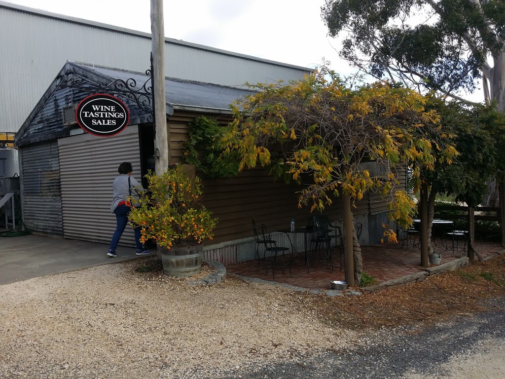 BlackJack Wines | 3379 Harmony Way, Harcourt VIC 3453, Australia | Phone: (03) 5474 2355