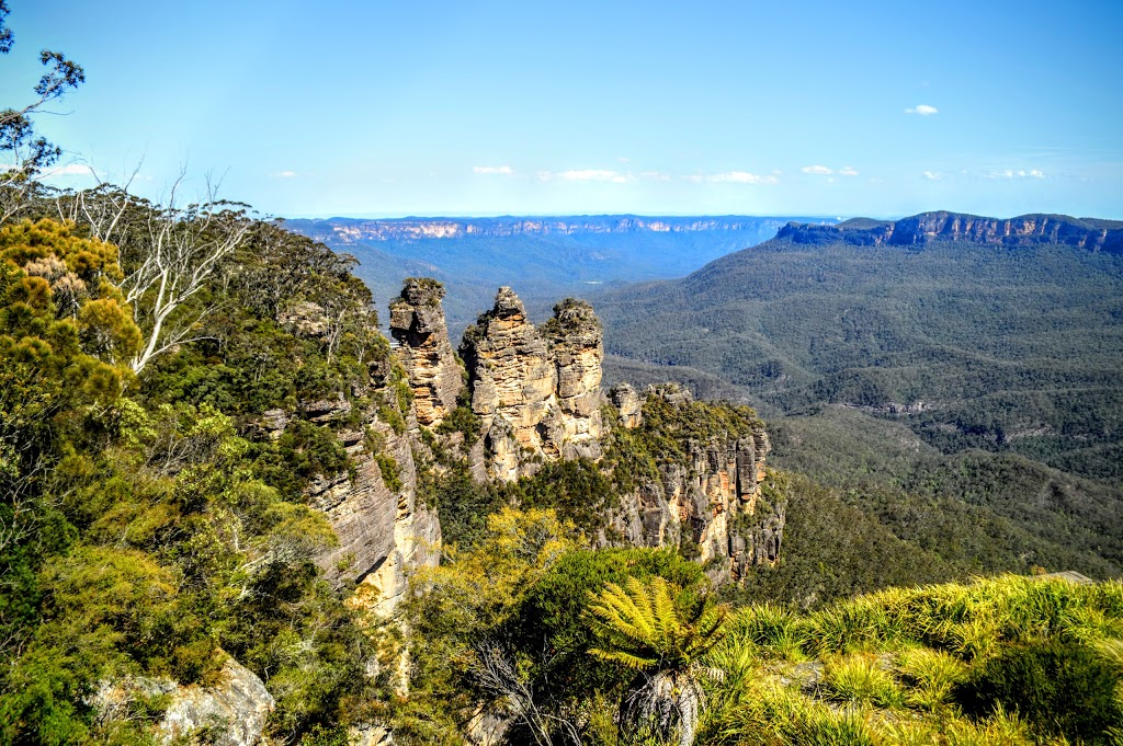 Three Sisters walk | 23-31 Echo Point Rd, Katoomba NSW 2780, Australia | Phone: 1300 361 967