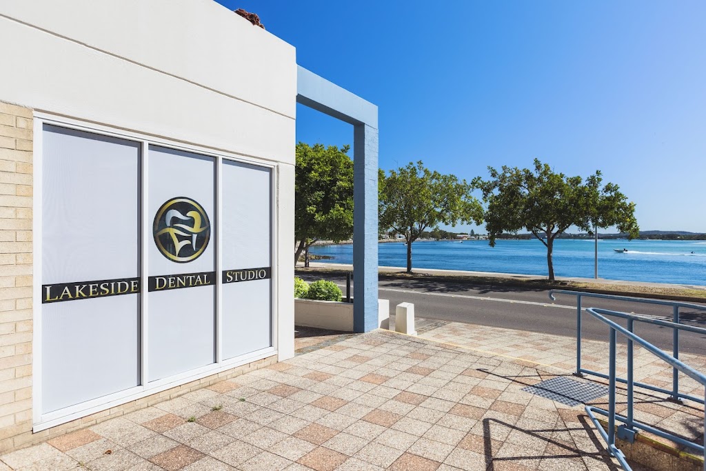 Lakeside Dental Studio | Ground Floor, Paris Apartments, 5/2 Belmont St, Swansea NSW 2281, Australia | Phone: (02) 4971 3366