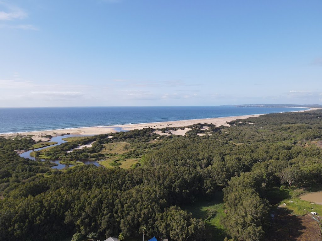 Luxury Resort Style Beach House | 29 Kalaroo Rd, Redhead NSW 2290, Australia | Phone: 0422 855 926