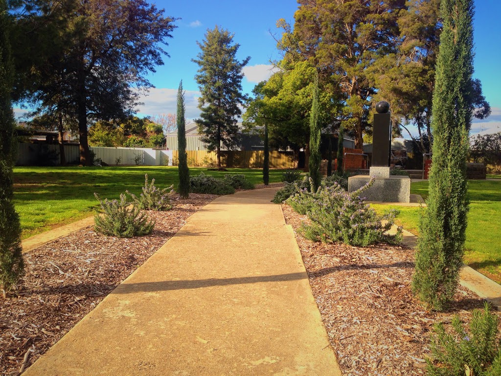 Nathalia Memorial Gardens | park | Nathalia VIC 3638, Australia