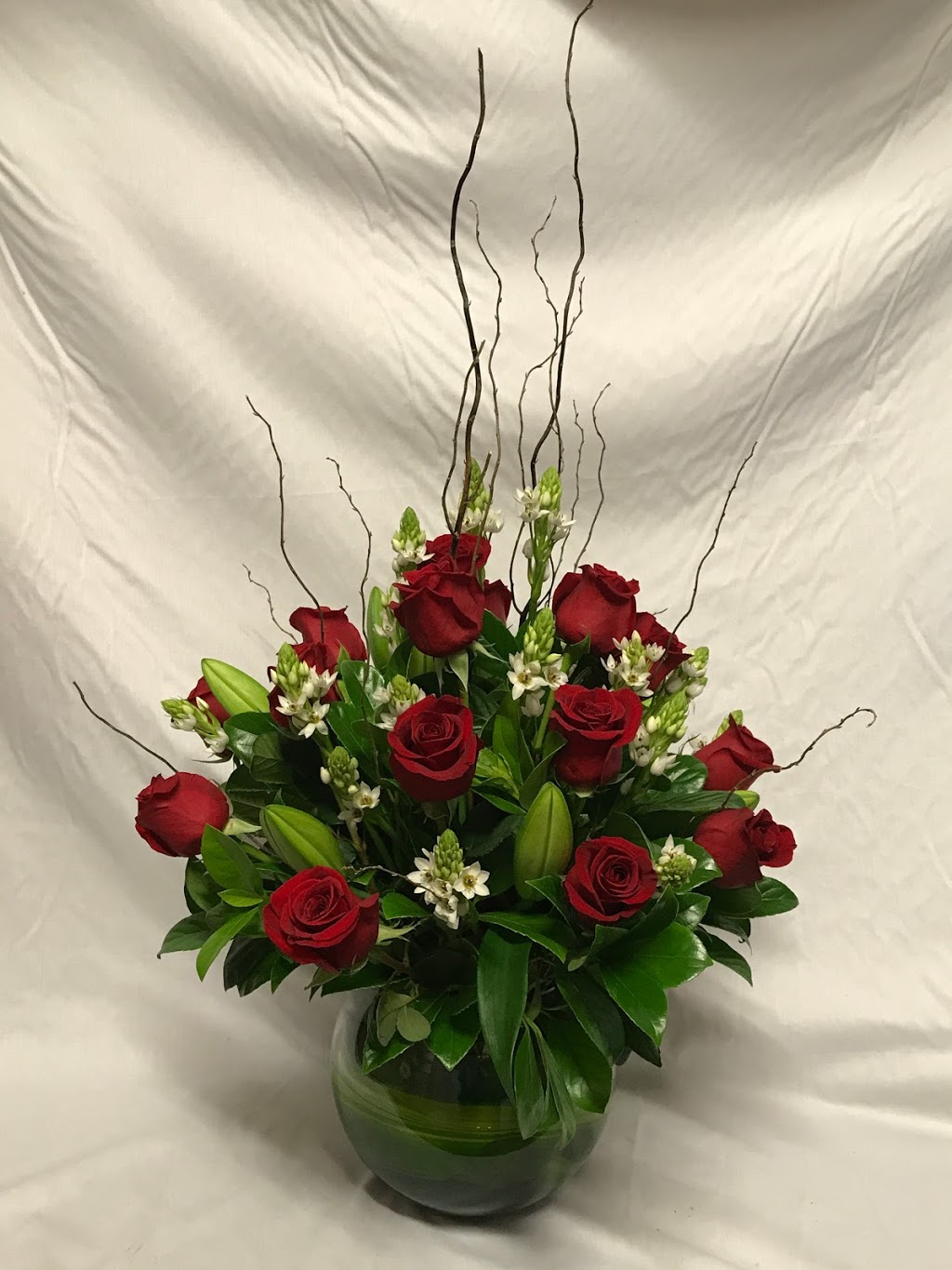 Lucky House Florist | florist | 55B Eton St, Sutherland NSW 2232, Australia | 0295421930 OR +61 2 9542 1930