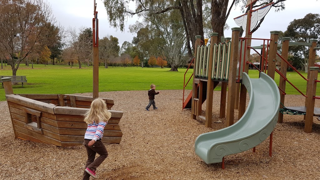 Les Stone Park | Lawrence St, Wodonga VIC 3690, Australia | Phone: (02) 6022 9300