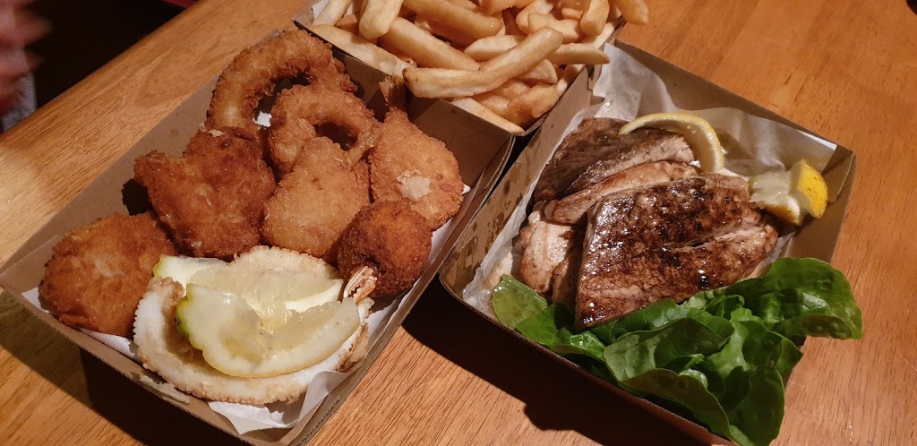 Glennies Seafood & Burger Shack | restaurant | shop 2/1 Noble Parade, Dalmeny NSW 2546, Australia | 0244767553 OR +61 2 4476 7553