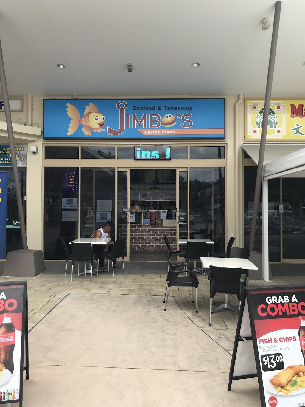 Jimbos seafood and takeaway | cafe | Unit 8, unit 8 unit 8/2 Universal St, Pacific Pines QLD 4211, Australia | 0755023555 OR +61 7 5502 3555