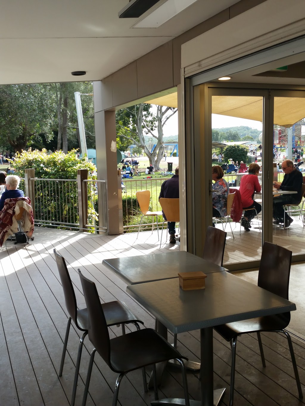 Sals by The Lake | cafe | 15 Park Rd, Speers Point NSW 2284, Australia | 0249081108 OR +61 2 4908 1108
