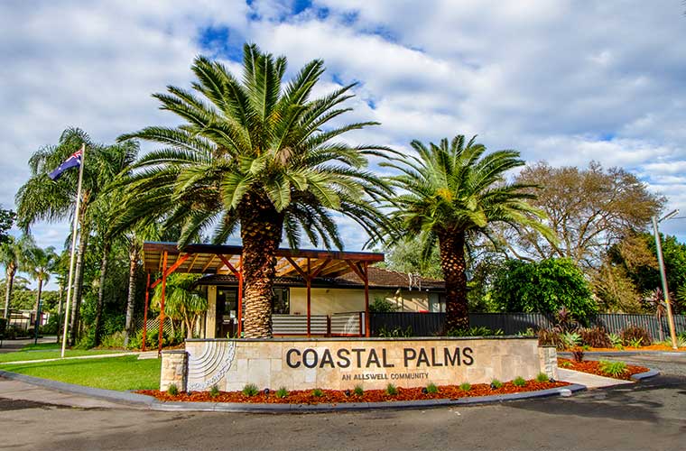 Coastal Palms Holiday Park | 40 Shoalhaven Heads Rd, Shoalhaven Heads NSW 2535, Australia | Phone: (02) 4448 7206