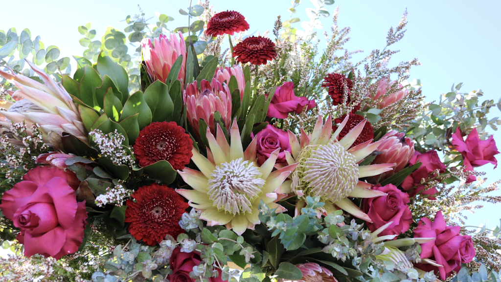 Blossoms Florist | florist | 395 Banna Ave, Griffith NSW 2680, Australia | 0269627340 OR +61 2 6962 7340