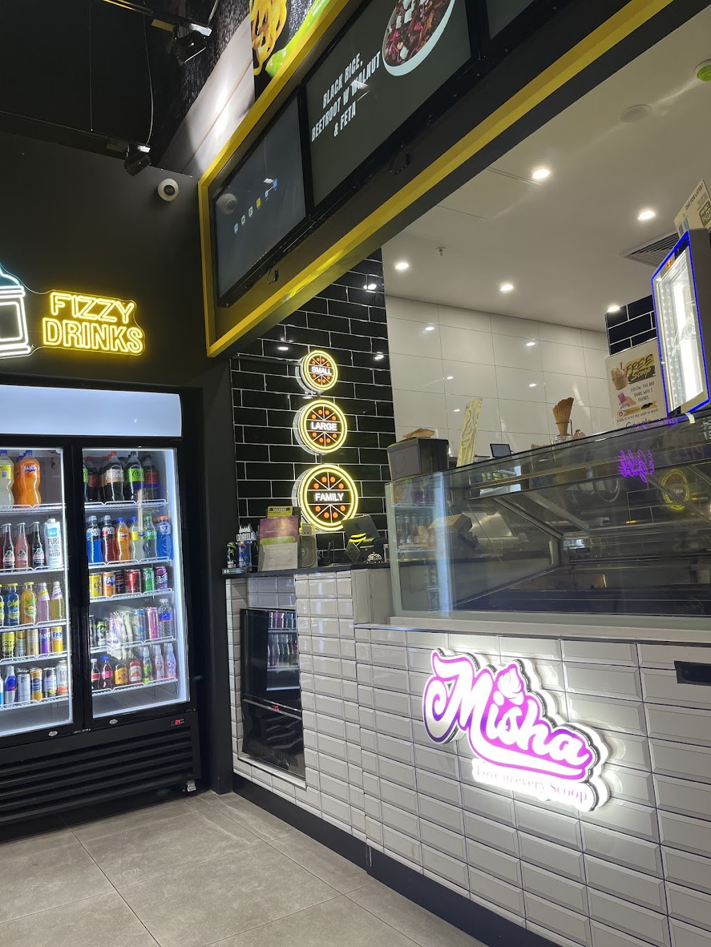 The Cheesy Slice | Next to Meriton Suites Liverpool, Shop 1/167 Northumberland St, Liverpool NSW 2170, Australia | Phone: 0468 484 167