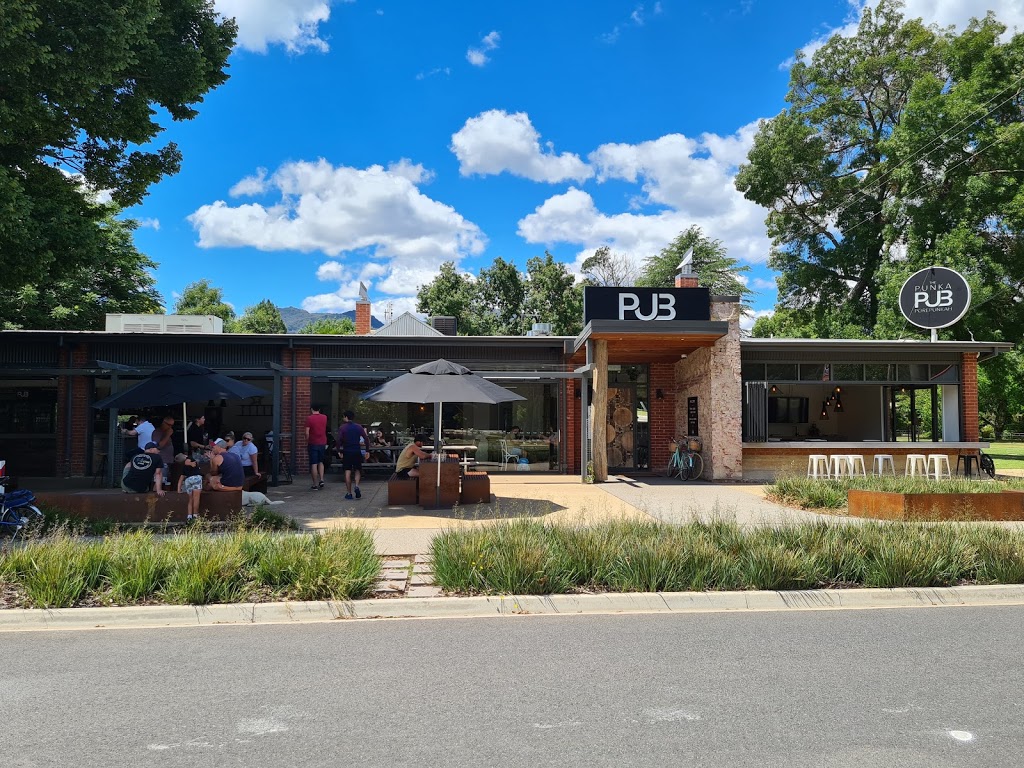 The Porepunkah Pub | bar | 13 Nicholson St, Porepunkah VIC 3740, Australia | 0357562111 OR +61 3 5756 2111