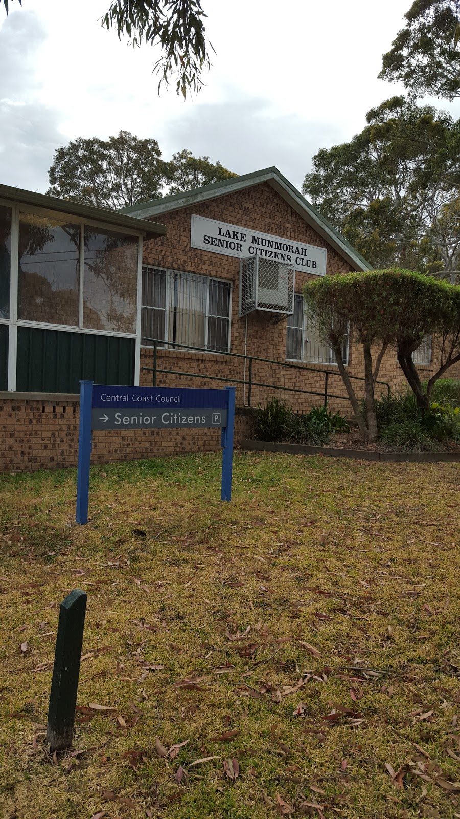 Lake Munmorah Senior Citizens Club | 1 Acacia Ave, Lake Munmorah NSW 2259, Australia | Phone: (02) 4358 8390