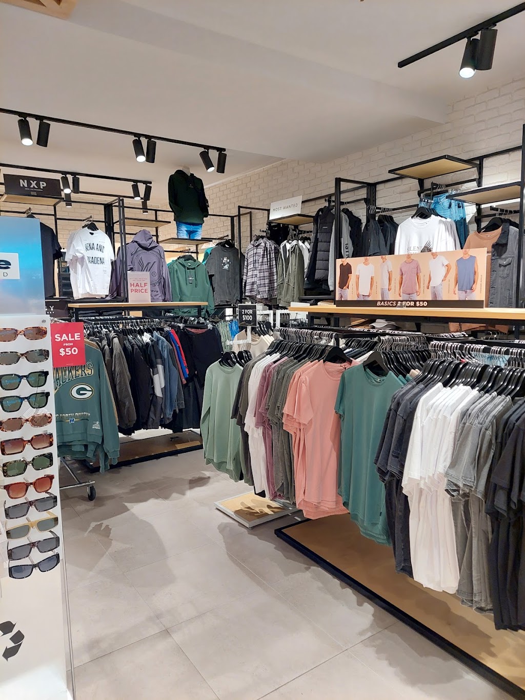 Edge Clothing - Stockland Wendouree | Store T/07 Norman St, Wendouree VIC 3355, Australia | Phone: (03) 5339 1197