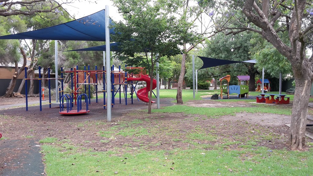 Dora Gild Playground | park | Churchill Ave, Clarence Park SA 5034, Australia | 0883725111 OR +61 8 8372 5111