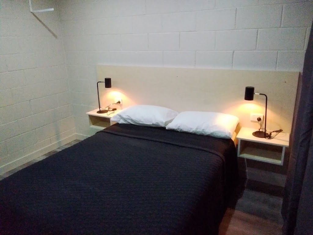 Oxford Hotel Motel | 13 Bowra St, Cunnamulla QLD 4490, Australia | Phone: (07) 4655 1043