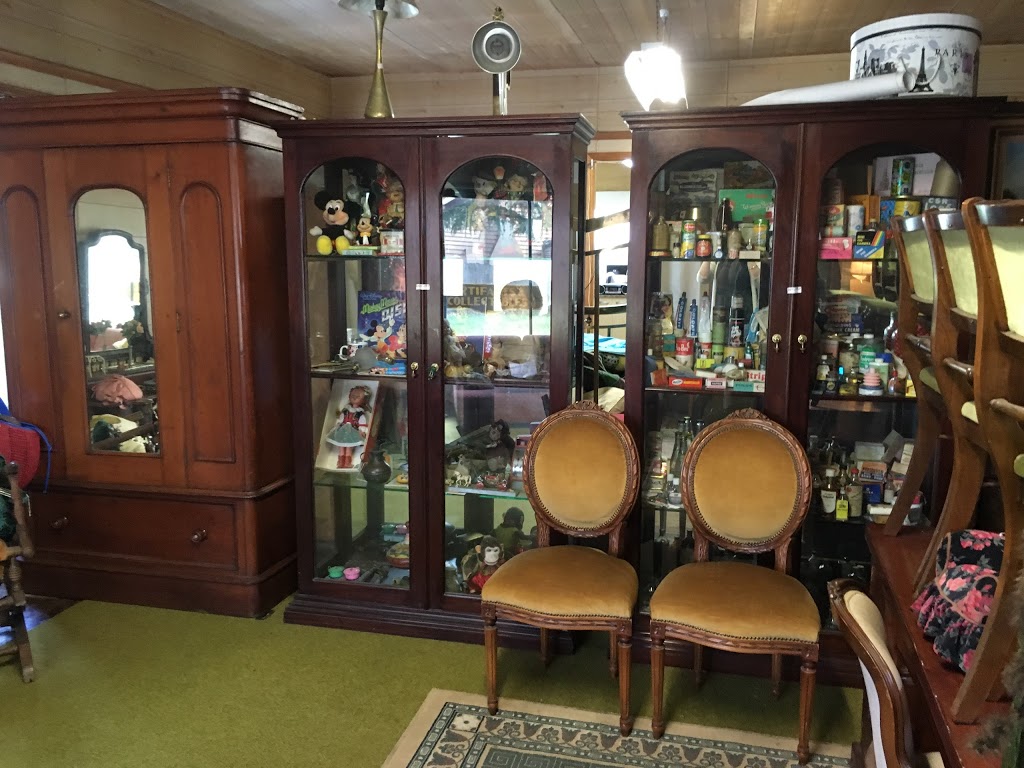 THE Village Pump Antiques Exeter | home goods store | 2 Bundanoon Rd, Exeter NSW 2579, Australia | 0248834066 OR +61 2 4883 4066
