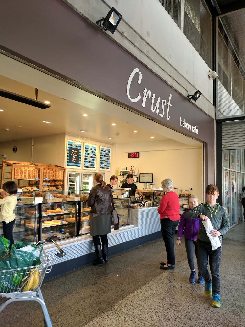 Crust Bakery Cafe | 12 Dalby St, Fyshwick ACT 2609, Australia | Phone: (02) 6260 6732