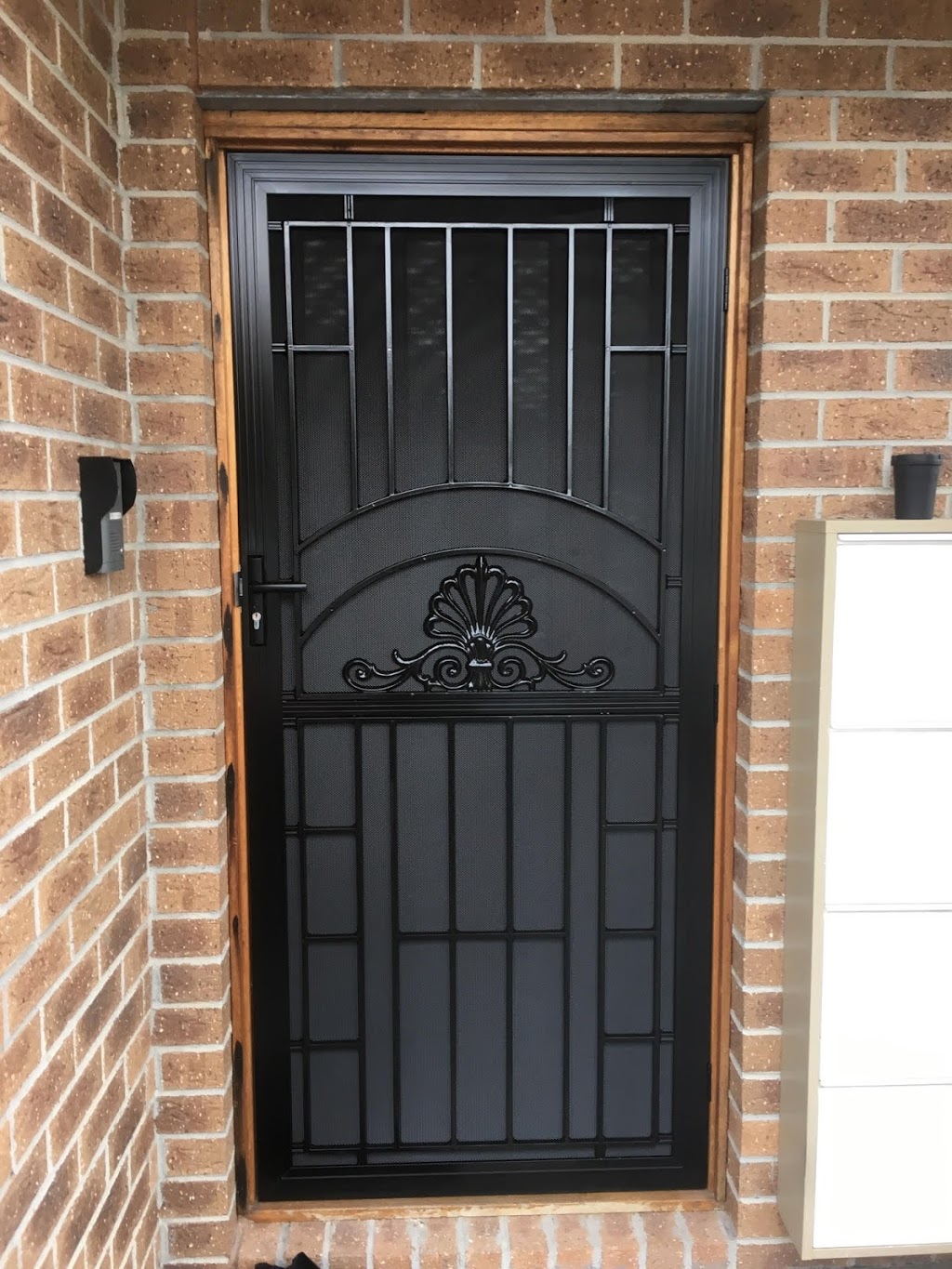 Coreten Security Doors & Blinds | home goods store | 7B Lawn Ct, Craigieburn VIC 3064, Australia | 0383394848 OR +61 3 8339 4848