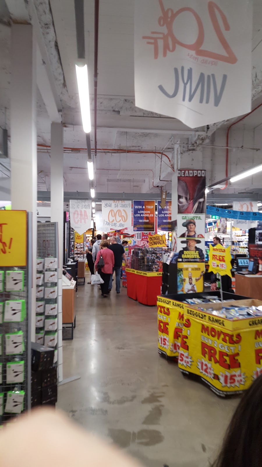 JB Hi-Fi Chadstone Shopping Centre | electronics store | 1341 Dandenong Rd, Chadstone VIC 3148, Australia | 0395164300 OR +61 3 9516 4300