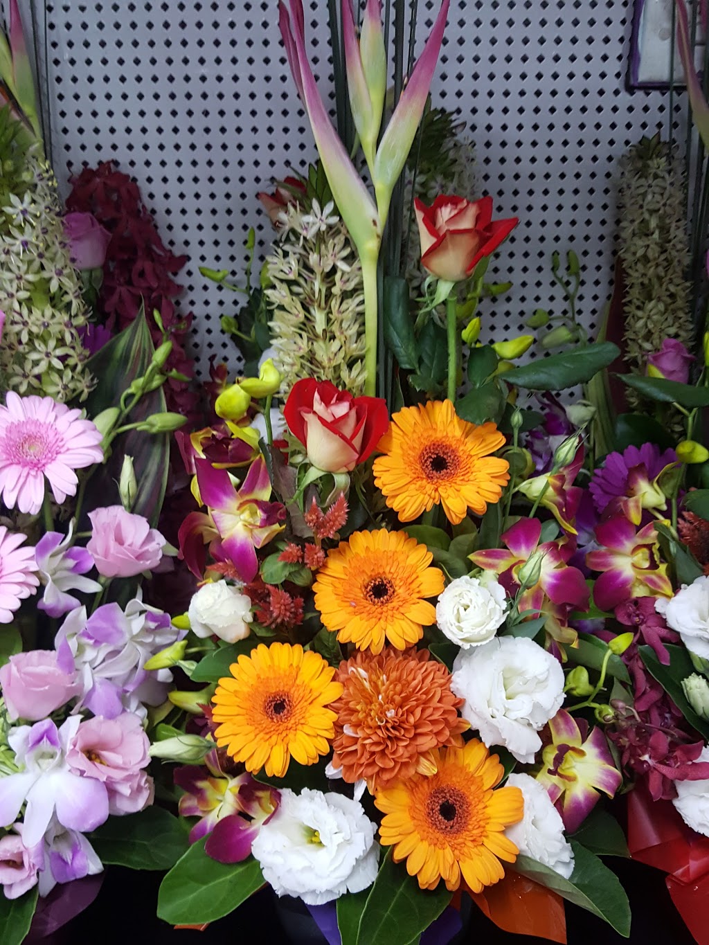 Preston Drive In Flowers | 131 Bell St, Preston VIC 3072, Australia | Phone: (03) 9480 0500