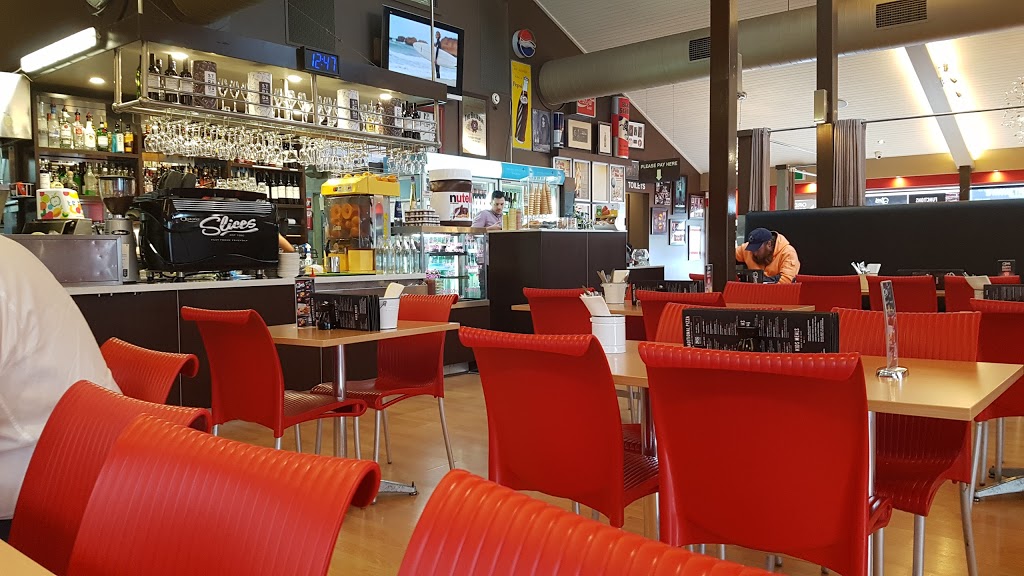 Slices Family Restaurant | 920 Old Calder Hwy, Keilor VIC 3038, Australia | Phone: (03) 9390 9933