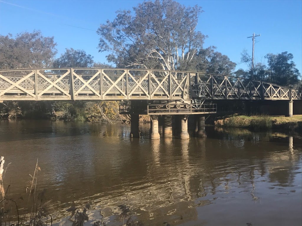 Lakes Mini Bus Charter & Tours | Lyrebird Ct, Lakes Entrance VIC 3909, Australia | Phone: 0499 109 309