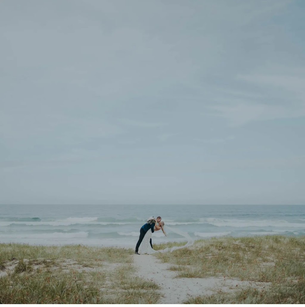 Pacific Palms Weddings | Lakeside Cres, Elizabeth Beach NSW 2428, Australia | Phone: 0423 739 922