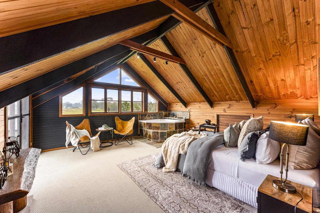 Prime Host: Hunter Valley Log Cabin Escape | 59 Helena St, Ellalong NSW 2325, Australia | Phone: 0460 830 837