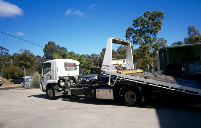Mundaring Smash Repairs | car repair | 23-25 Wandeara Cres, Mundaring WA 6073, Australia | 0892953360 OR +61 8 9295 3360