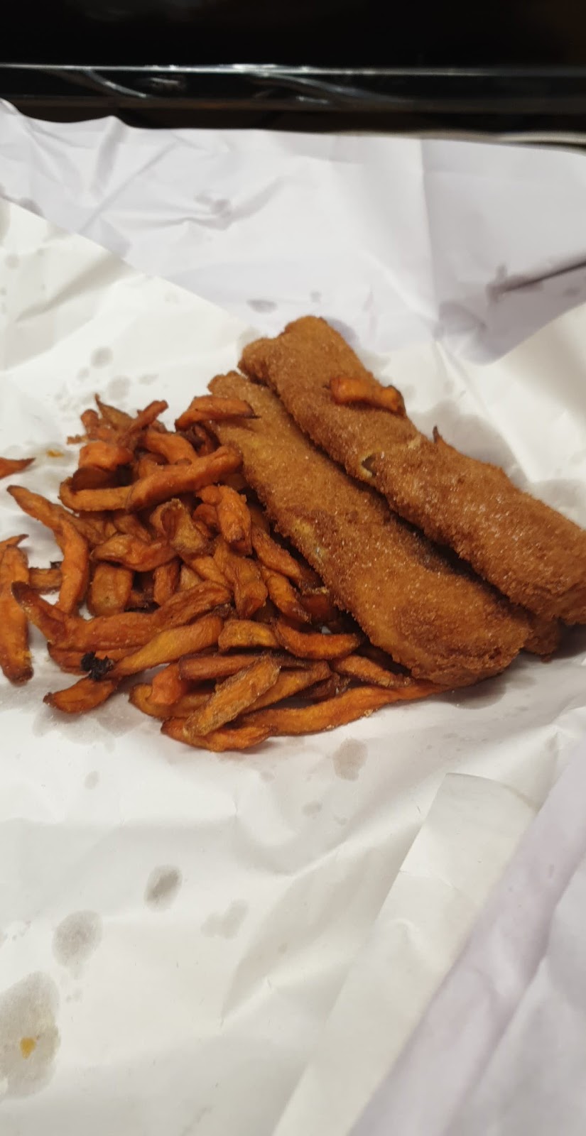 Bernys On West Fish Bar | meal takeaway | Shop 7/87-93 West St, Newtown QLD 4350, Australia | 0746394311 OR +61 7 4639 4311