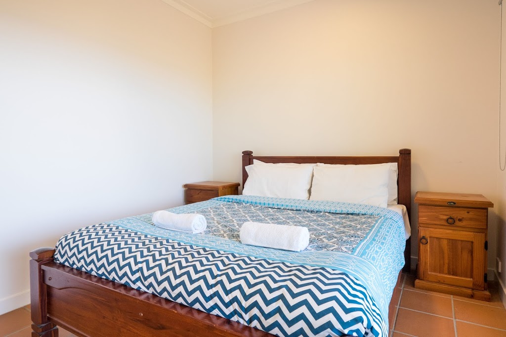 Pipi Palace Beach House | lodging | 55 Tramican St, Point Lookout QLD 4183, Australia | 0734153949 OR +61 7 3415 3949