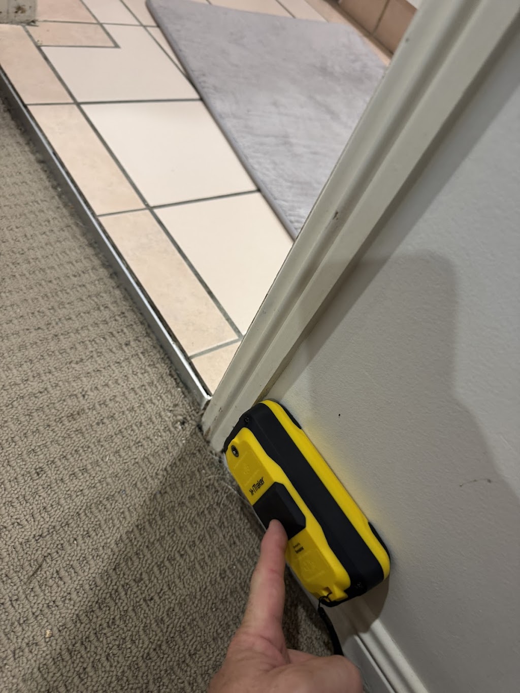 Housefly Building & Pest Inspections | 16 Barrier Reef Dr, Mermaid Waters QLD 4218, Australia | Phone: 0413 770 209