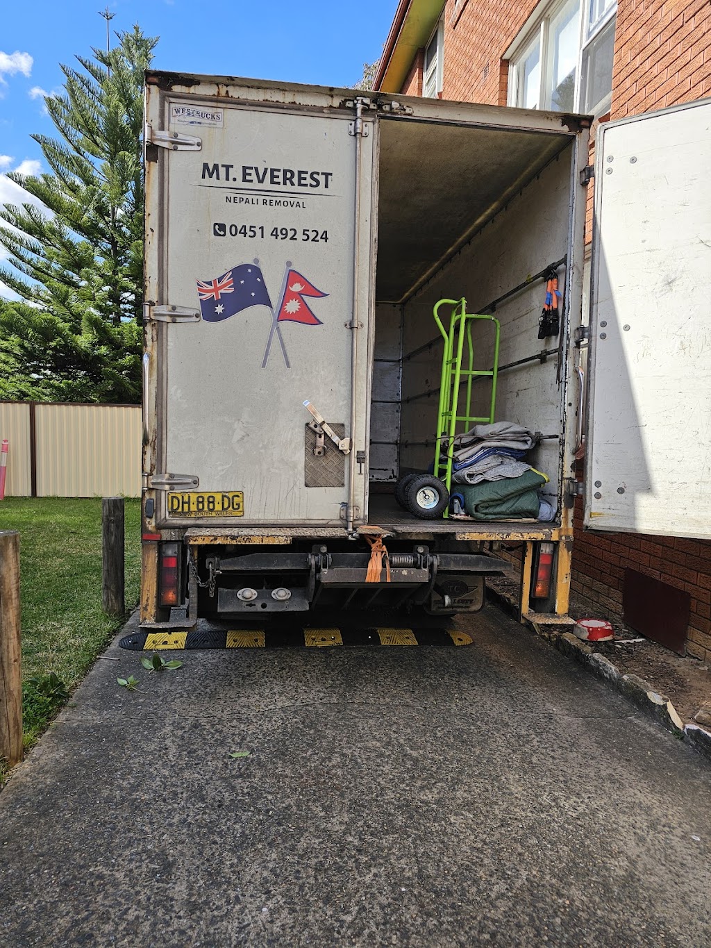 Mt Everest Nepali Removals | 27-29 Livingstone Rd, Lidcombe NSW 2141, Australia | Phone: 0451 492 524