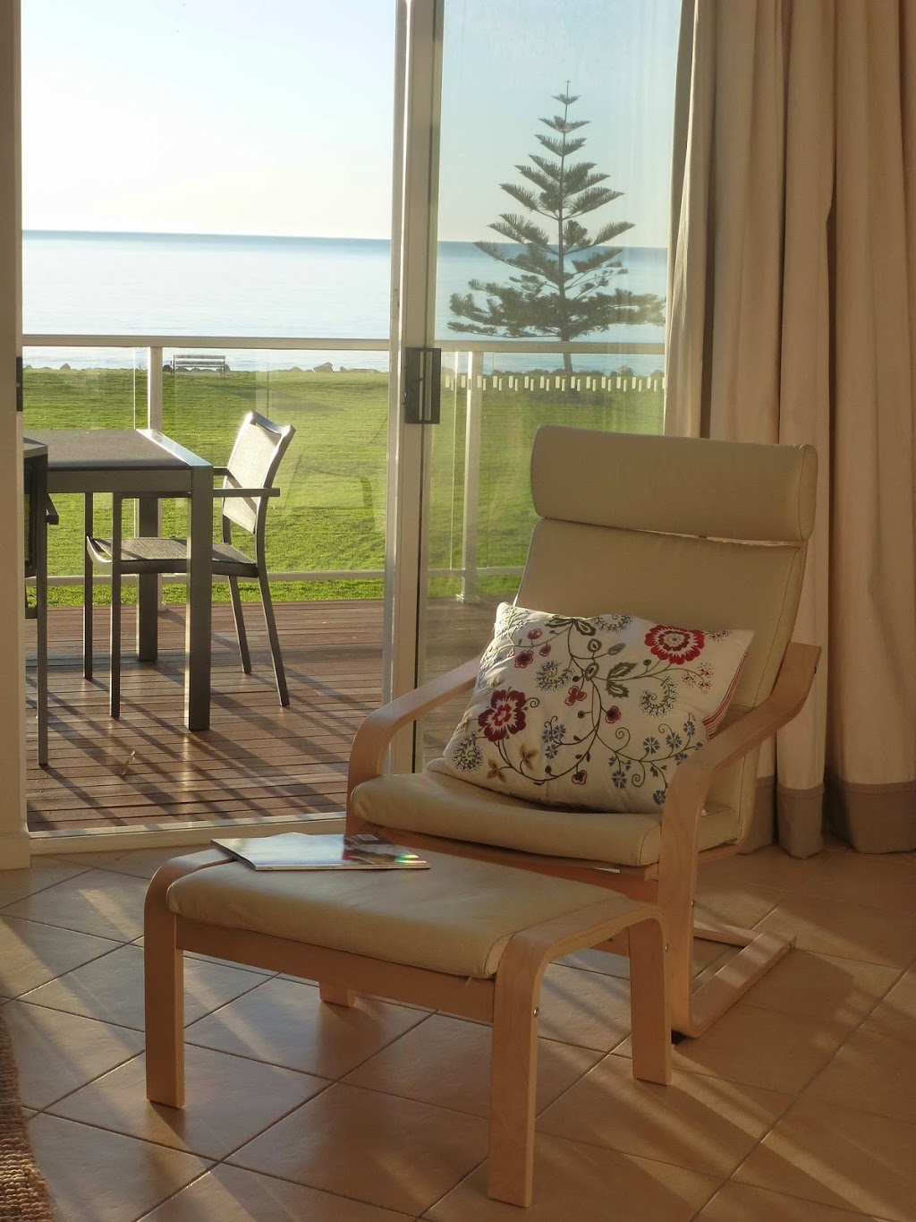 Victor Harbor Holiday Rental (Waimea) | 1/20 Flinders Parade, Victor Harbor SA 5211, Australia | Phone: 0423 342 746 Victor Harbor Holiday Rental (Waimea) | 1/20 Flinders Parade, Victor Harbor SA 5211, Australia | Phone: 0423 342 746