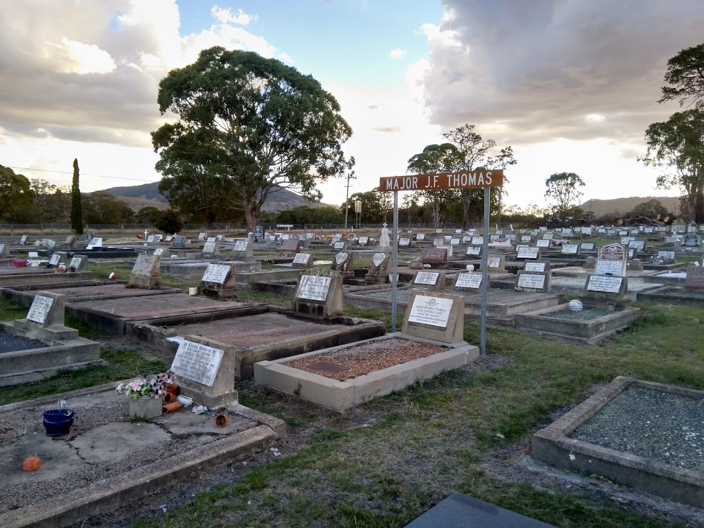 Tenterfield Cemetery | LOT 7046 Western St, Tenterfield NSW 2372, Australia | Phone: (02) 6736 6000