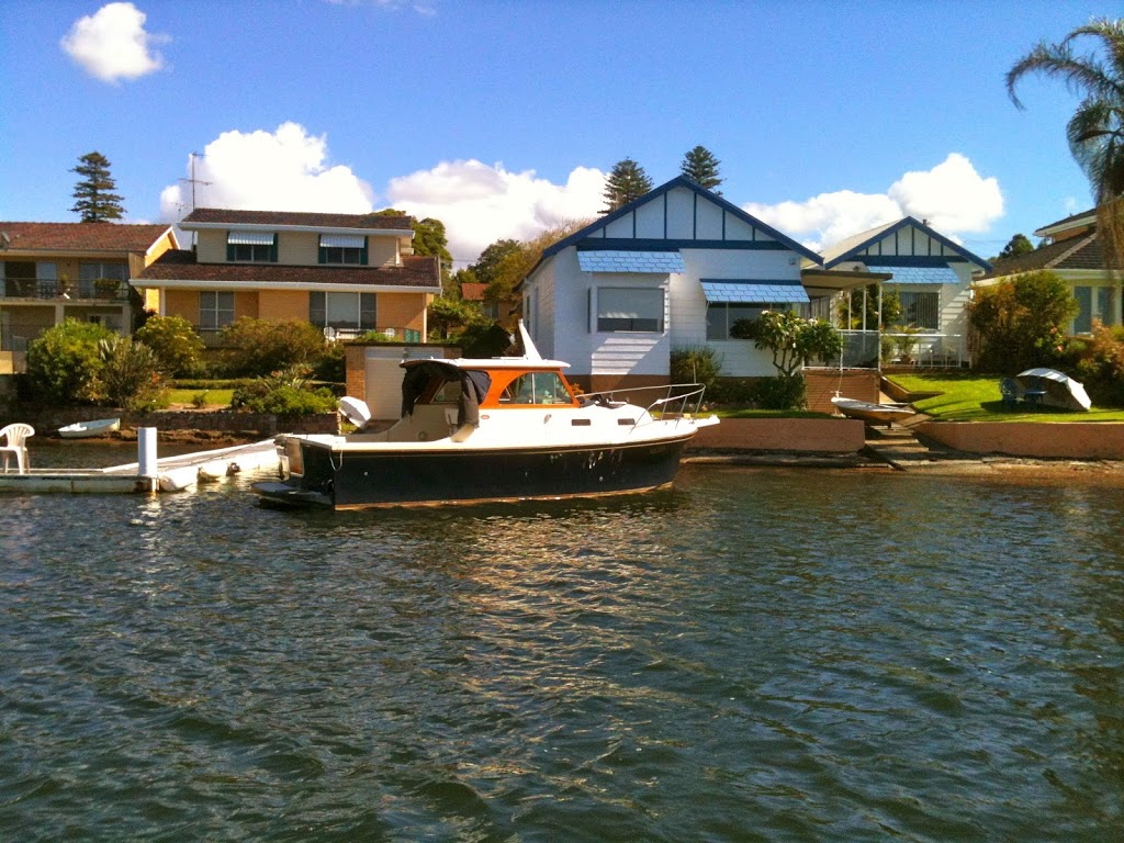 Tranquil Shores Waterfront Cottage | Accomodation in Lake Macqua | 6 Moore St, Toronto NSW 2283, Australia | Phone: (02) 4959 3673