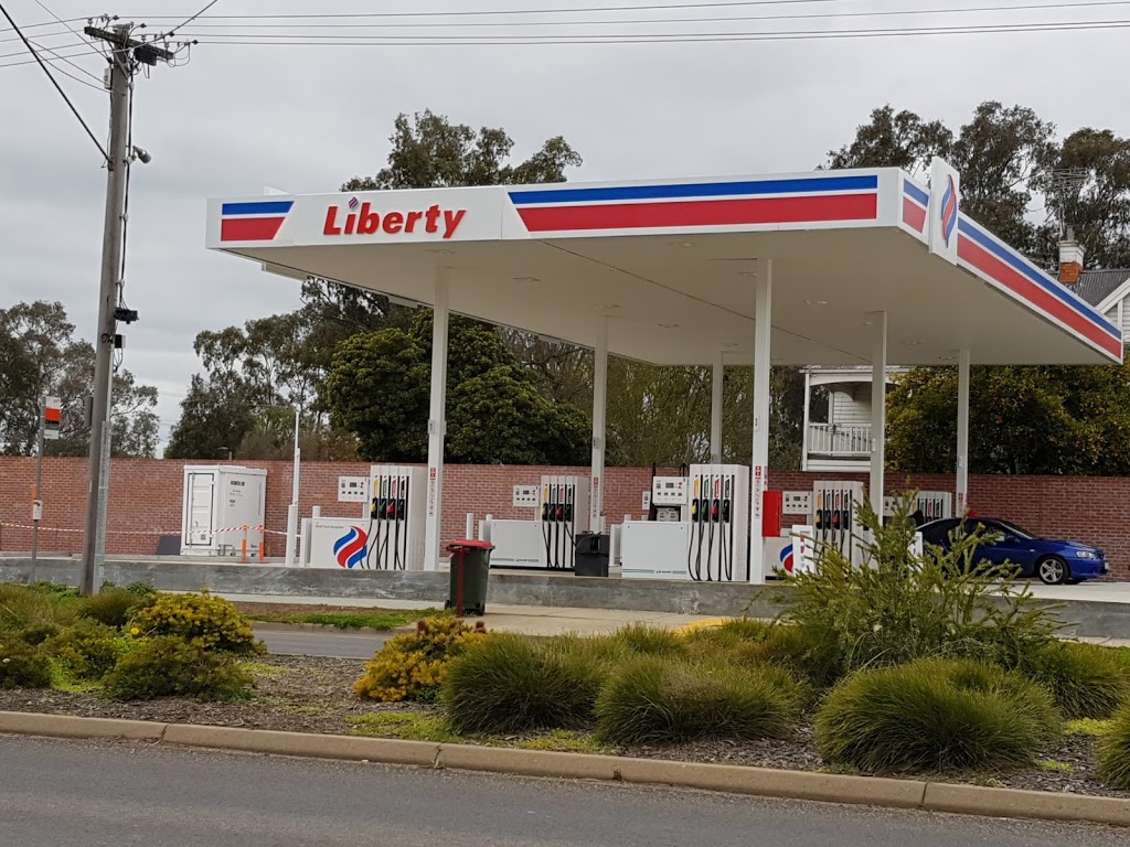 Caltex Woolworths | gas station | 43 Emily St, Seymour VIC 3660, Australia | 0357924312 OR +61 3 5792 4312