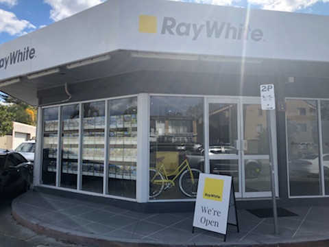 Ray White Broadbeach Waters | Shop 7/1 Sunshine Blvd, Broadbeach Waters QLD 4218, Australia | Phone: (07) 5592 2706