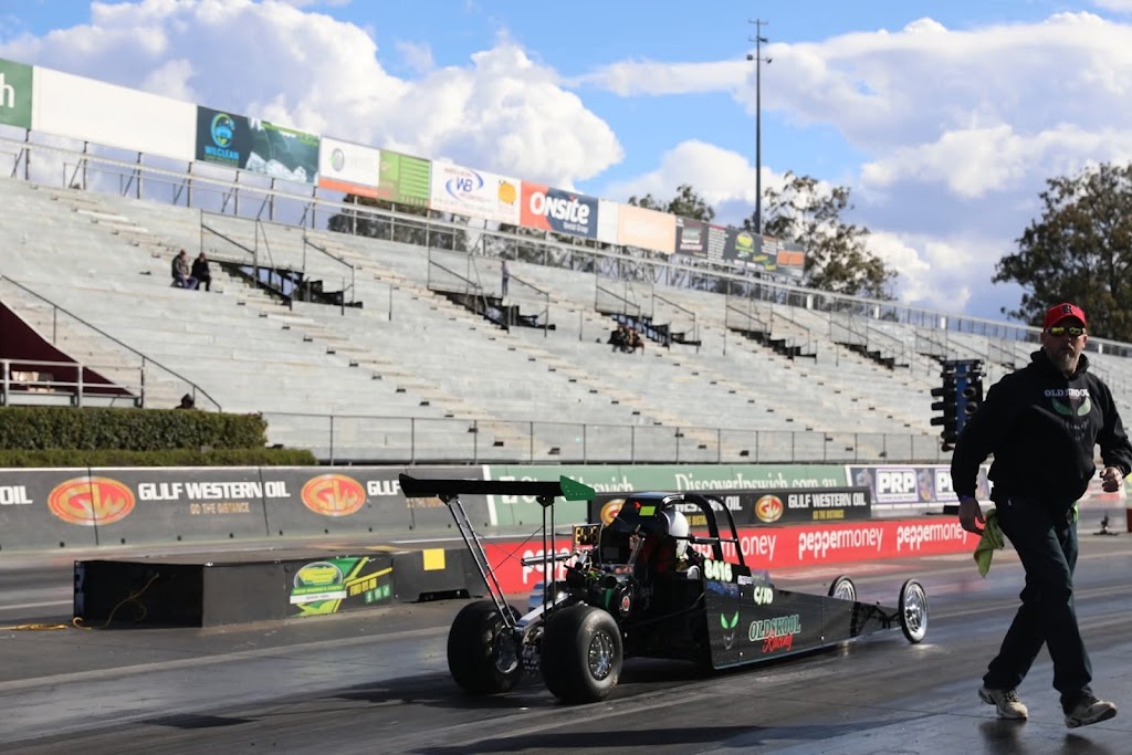 OLD SKOOL MOBILE CAR WASH & DETAILING | 12 Calendula Ct, Regency Downs QLD 4341, Australia | Phone: 0434 992 845
