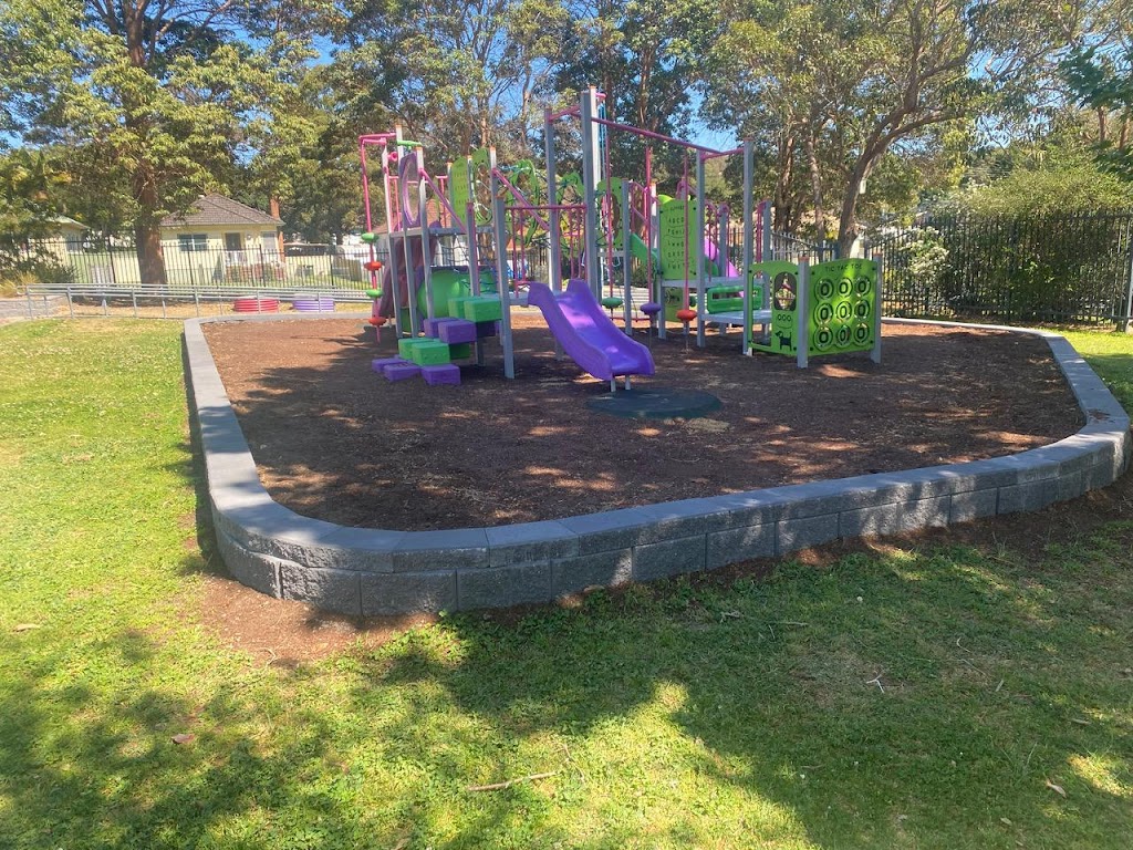 Les Blackburn Landscaping | 4 Rosella Way, Tingira Heights NSW 2290, Australia | Phone: 0414 486 633